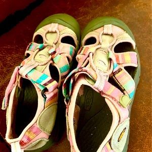 Pink keens up for sale!